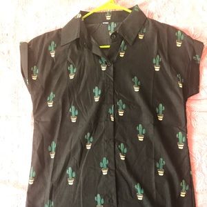 Lightweight summer cactus button down. Size L